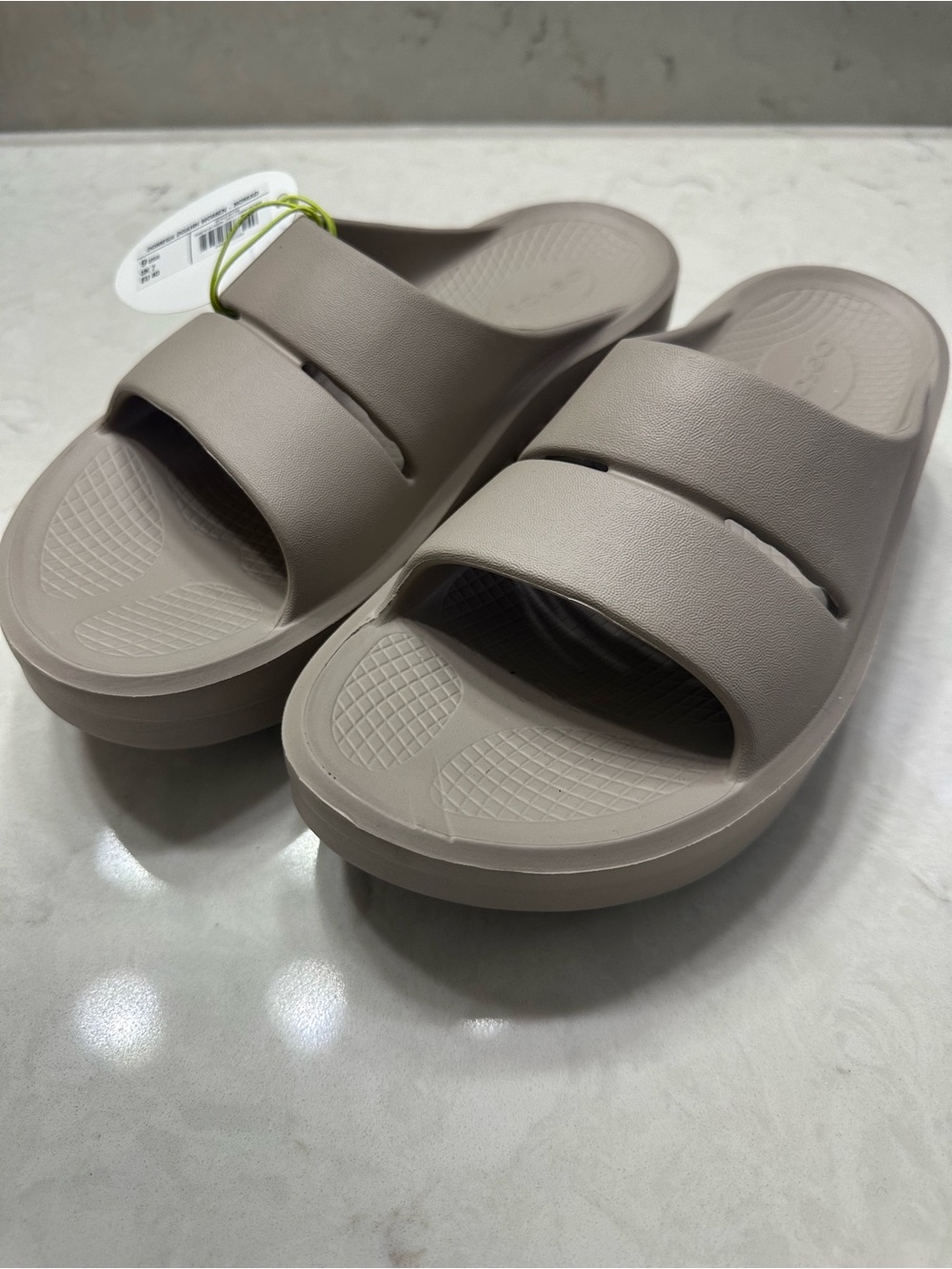 OOFOS Women's Beige Slide Sandals - Lightweight Comfort, NWT size 9